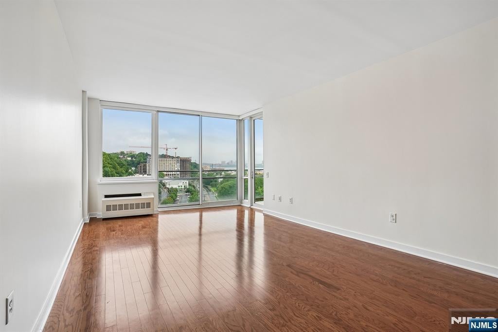 1215 Hudson Park