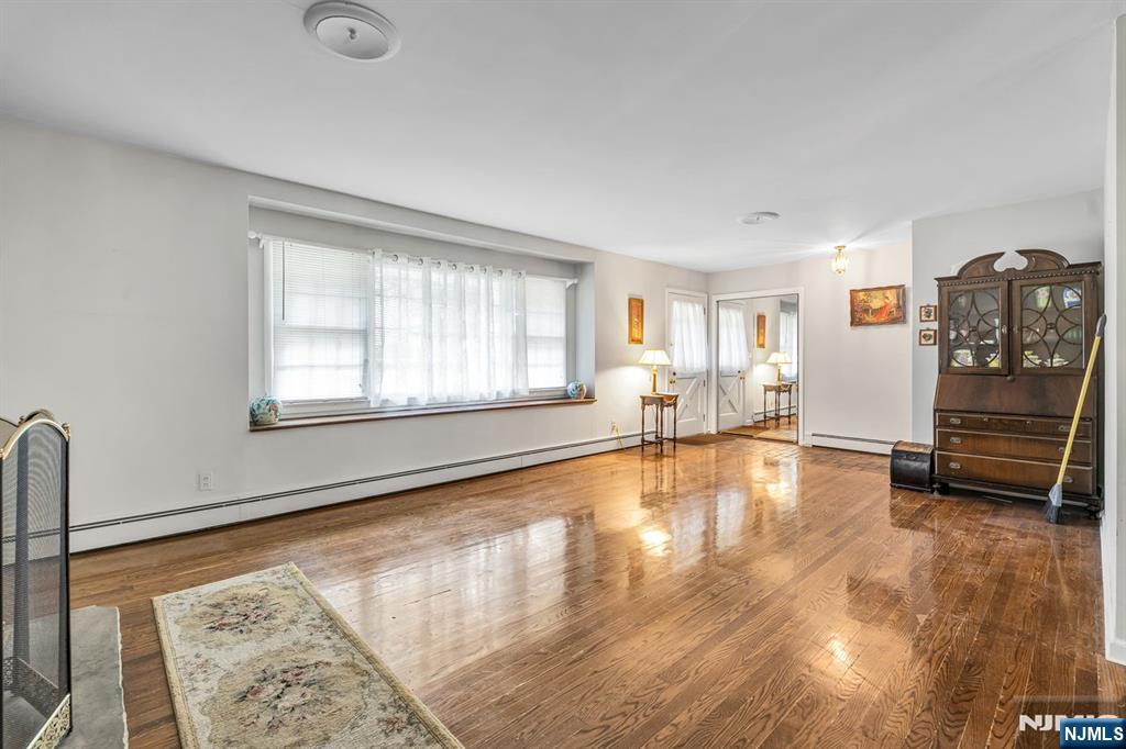 9 Maple Avenue
