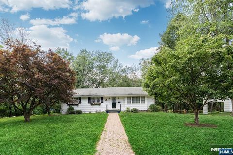 Photo of 9 Maple Avenue, Demarest, NJ 07627 (MLS # 25023810)