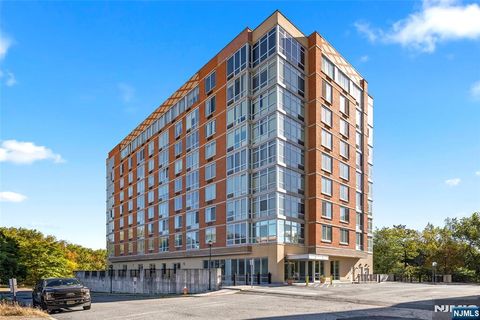 800 12th 308 Palisades Park NJ 07650