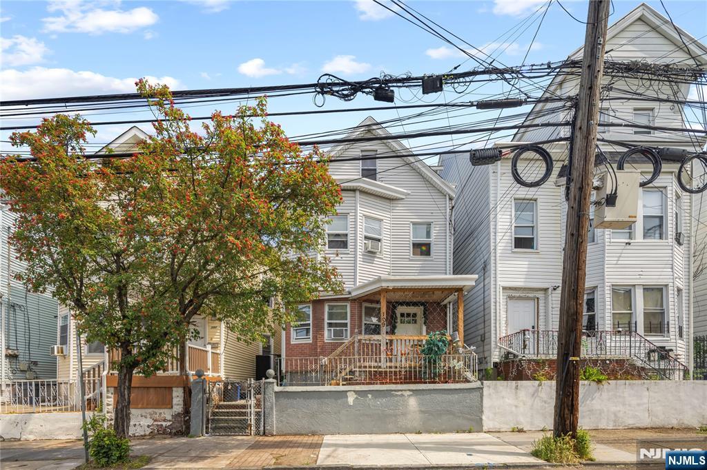 Property for Sale at 109 Lyon Street, Paterson, New Jersey - Bedrooms: 7 
Bathrooms: 3 
Rooms: 10  - $549,900