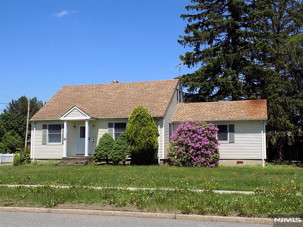 44 Jacksonville Road, Pequannock Twp, New Jersey - 3 Bedrooms  
1 Bathrooms  
7 Rooms - 