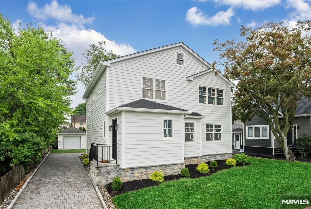 Photo of 36 Albert Avenue, Fair Lawn, NJ 07410 (MLS # 26018583)
