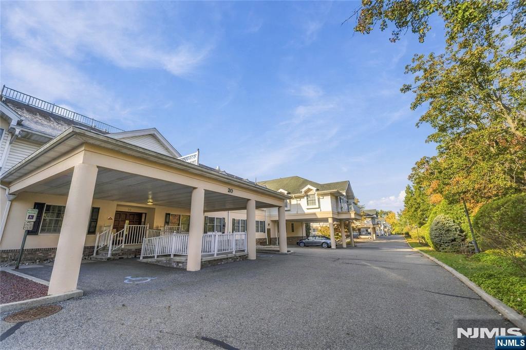 20 Blanche Avenue E204