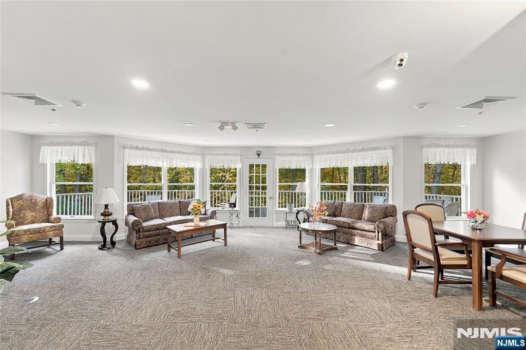 20 Blanche Avenue E204