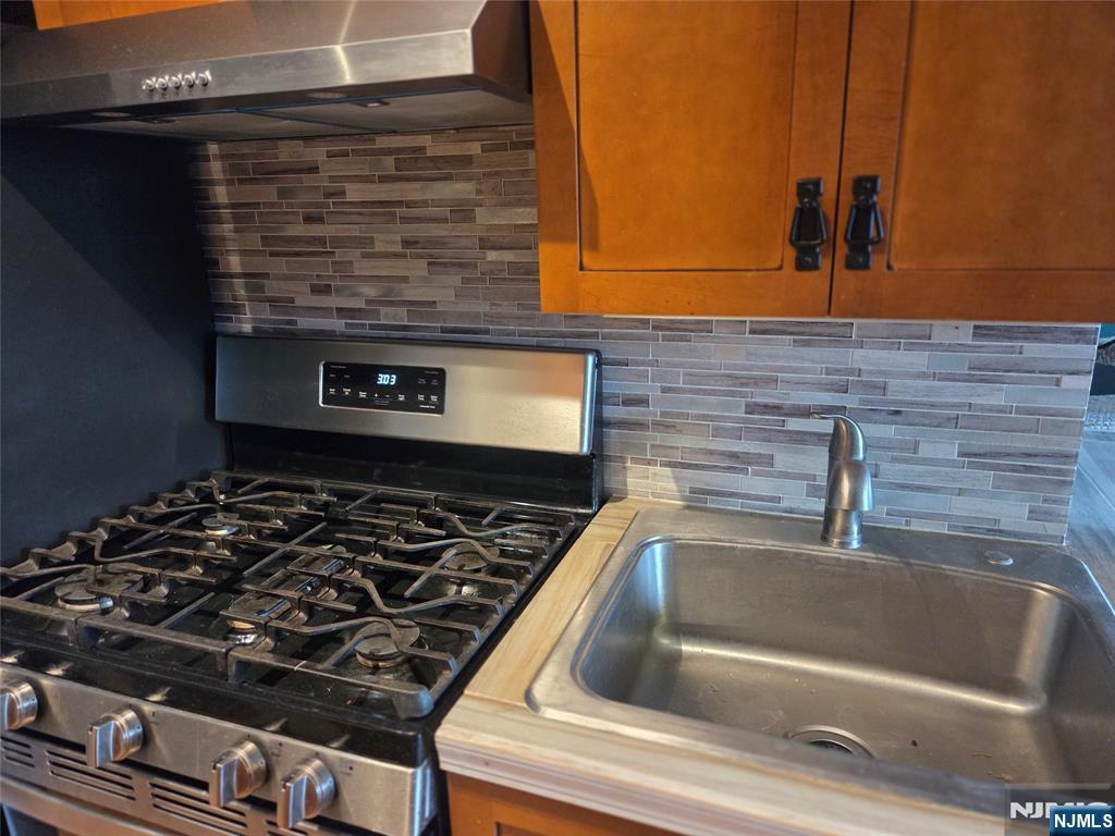 23 Wimbledon Drive 10