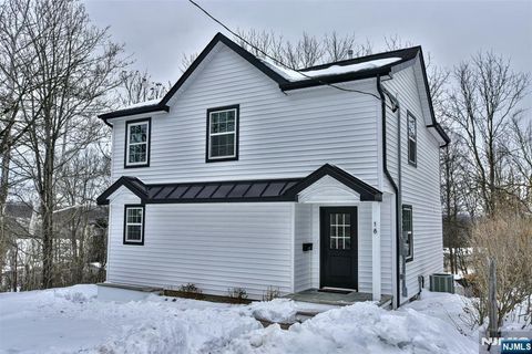 18 Governor Haines Street Hamburg NJ 07419