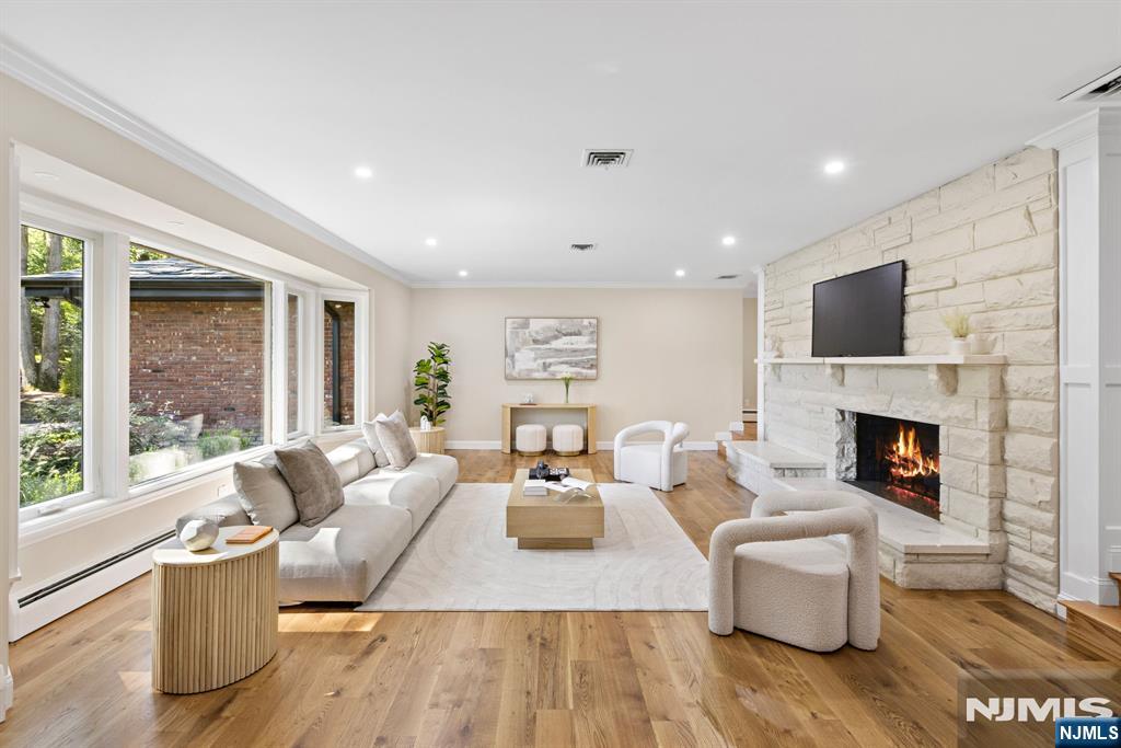 17 Deerhill Drive