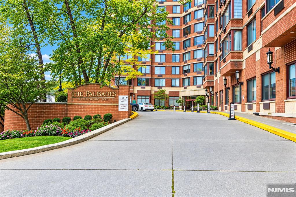 100 Old Palisade Road 1801