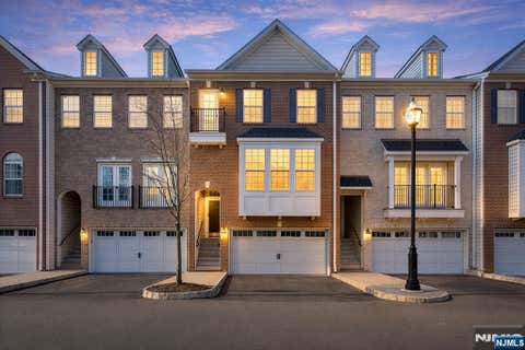 Photo of 5 Creekside Court, Secaucus, NJ 07094 (MLS # 26032182)