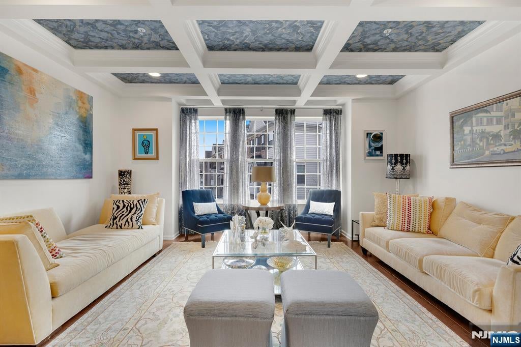 5 Creekside Court