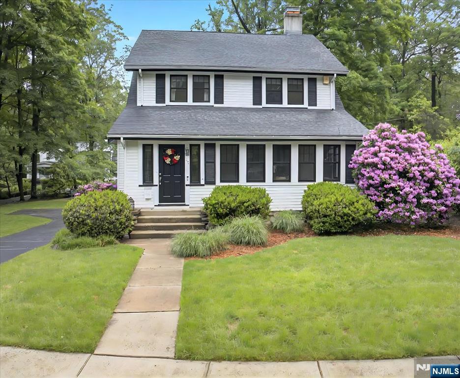 Property for Sale at 246 Park Avenue, Allendale, New Jersey - Bedrooms: 3 
Bathrooms: 3 
Rooms: 8  - $900,000