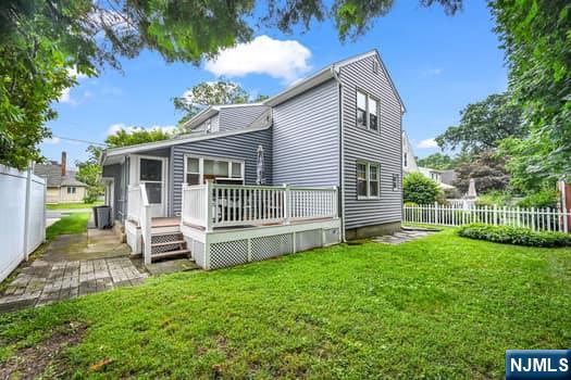 32 Oak Place