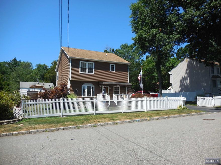 : Move right into this Beautiful ,All Redone (in 2010) 3 BR, 2 1/2 Bath Colonial. Features include Open floor plan! Master BR( 15x15) with Full Bath & Walk in Closet, BR (14x11) BR (13x11) Main Full Bath w Tub/Shower , Kitchen with Wood cabinets & Granite counter tops & Center island, Leads to dining area, Living rm with Gas Stone Fire Place, 1 st Fl Laundry rm & Mud rm, Sliding glass doors to New Covered paver patio (37x25) w Built in Bar & Fire pit & Covered BBQ, AG Pool with Deck, Fenced in Yard, Shed & 1 Car Oversized Garage. Coy Pond, Newer Roof, Furnace & H W Heater, All Baths Redone! Lake Parsippany !