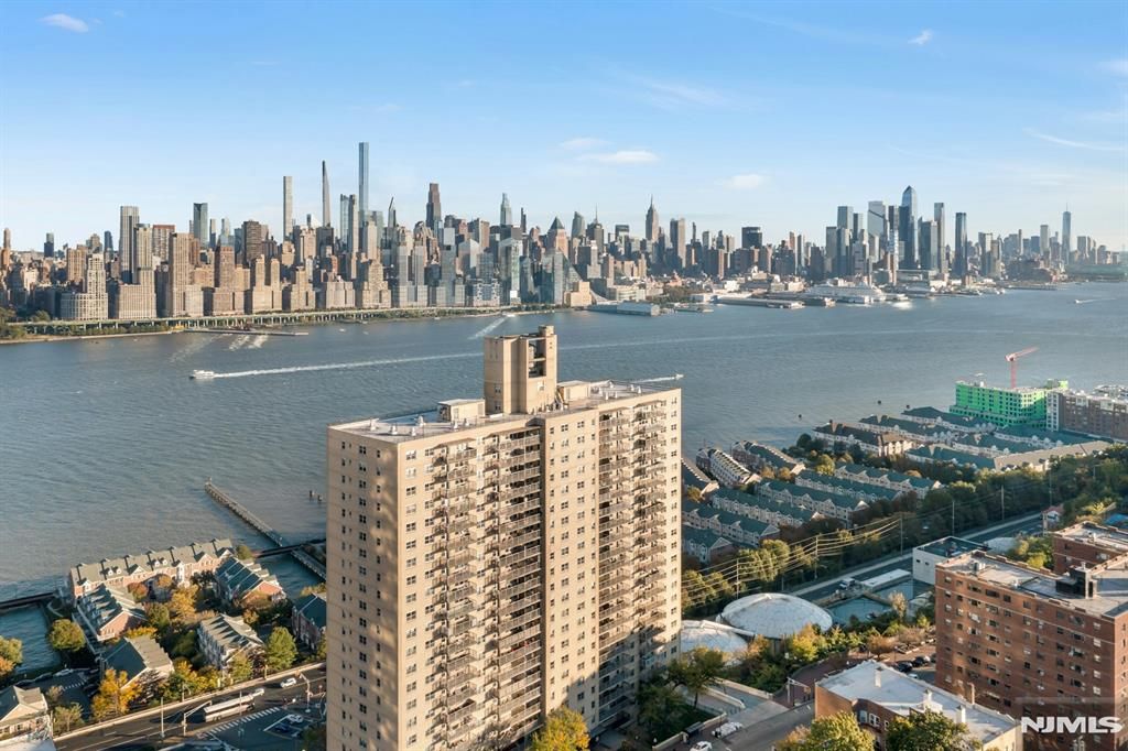 Photo of 6600 JFK Blvd E #21K, West New York, NJ 07093 (MLS # 25037500)