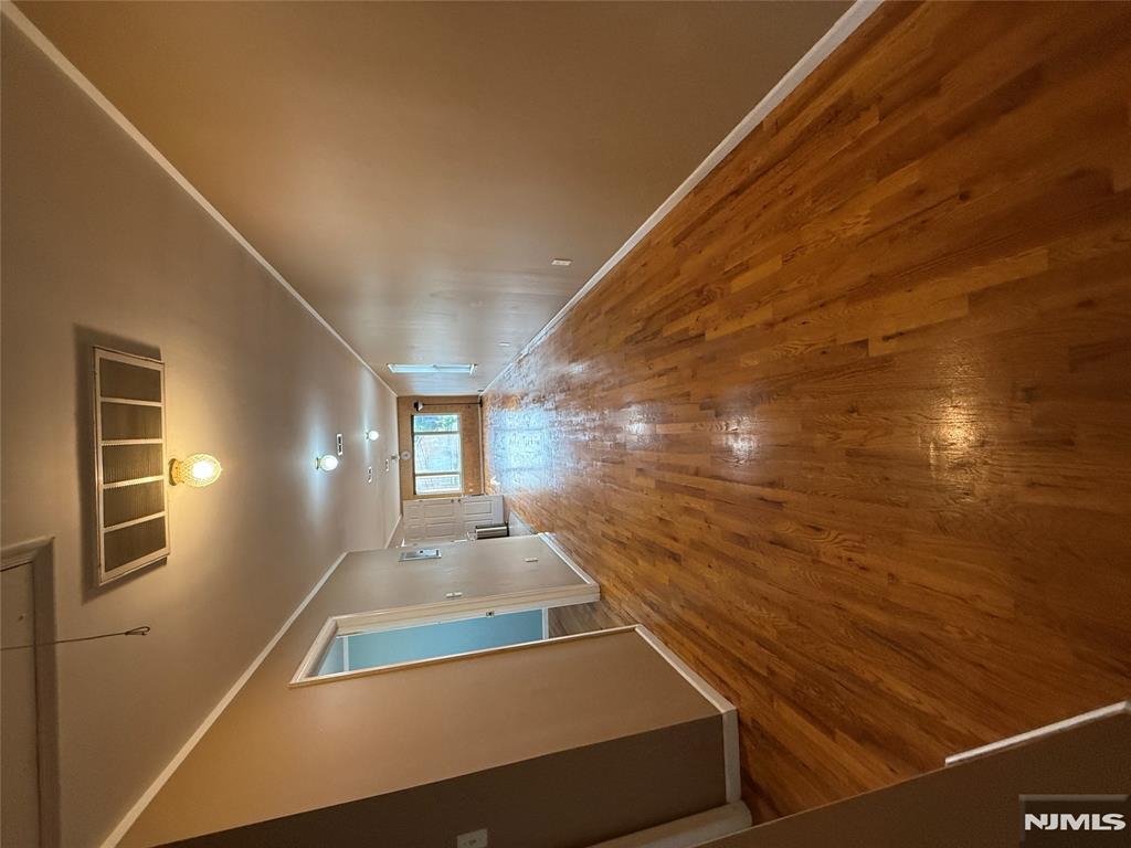 Rental Property at 1027 Augusta St 2nd Fl, Elizabeth, New Jersey - Bedrooms: 3 
Bathrooms: 2 
Rooms: 6  - $3,000 MO.