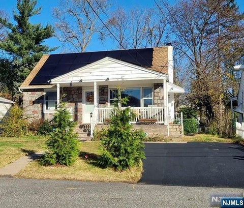 Photo of 15 Brook St, Mahwah, NJ 07430 (MLS # 26029505)