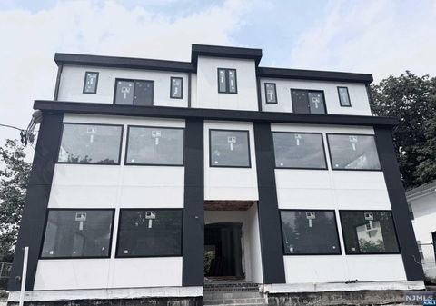 Photo of 1079 Palisade Avenue, Fort Lee, NJ 07024 (MLS # 24027619)