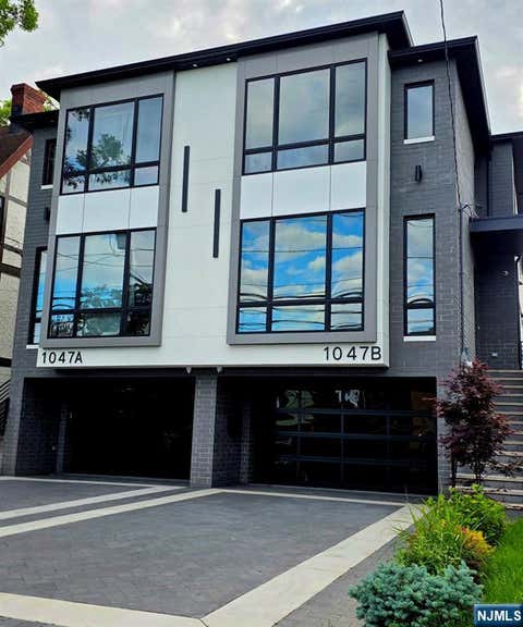 Photo of 1047 Anderson Ave #B, Fort Lee, NJ 07024 (MLS # 26028806)