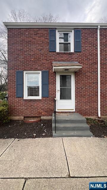 230 Lafayette Pl 2A, Englewood, New Jersey - 2 Bedrooms  
1 Bathrooms  
4 Rooms - 