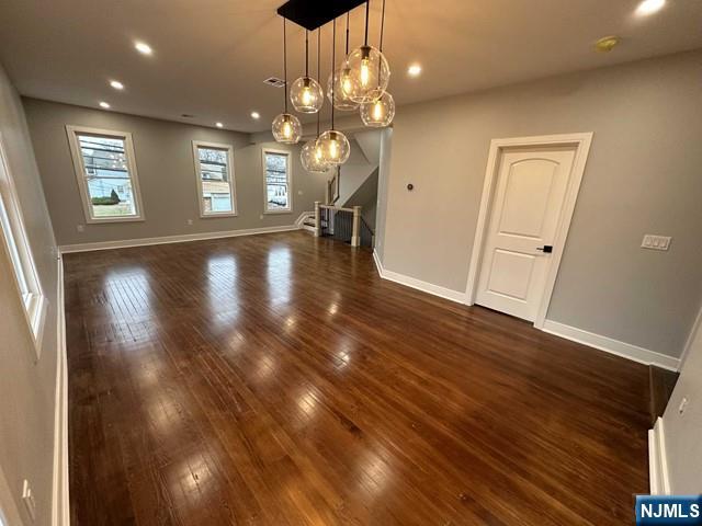 Hawthorne, New Jersey 07506, United States, 4 Bedrooms Bedrooms, ,2 BathroomsBathrooms,Residential,Pending,77251