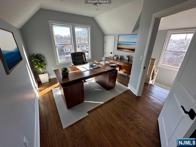 Hawthorne, New Jersey 07506, United States, 4 Bedrooms Bedrooms, ,2 BathroomsBathrooms,Residential,Pending,77251