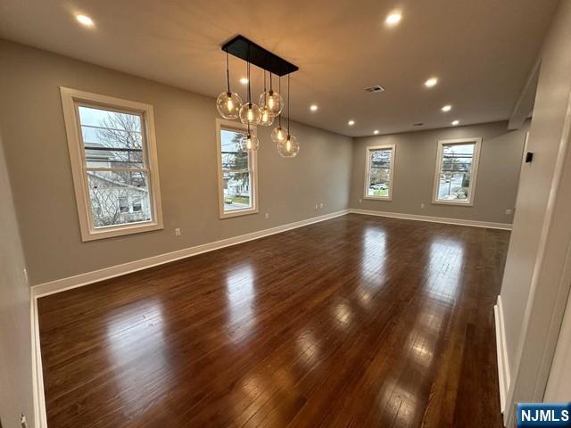 Hawthorne, New Jersey 07506, United States, 4 Bedrooms Bedrooms, ,2 BathroomsBathrooms,Residential,Pending,77251