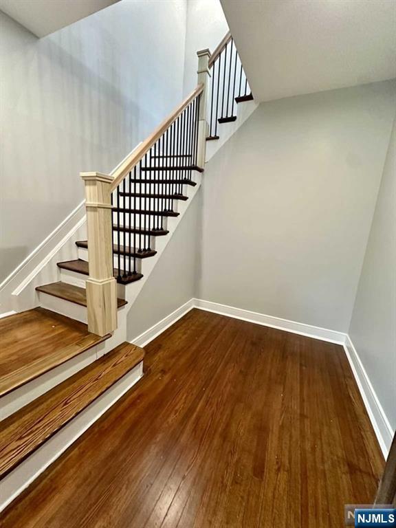 Hawthorne, New Jersey 07506, United States, 4 Bedrooms Bedrooms, ,2 BathroomsBathrooms,Residential,Pending,77251