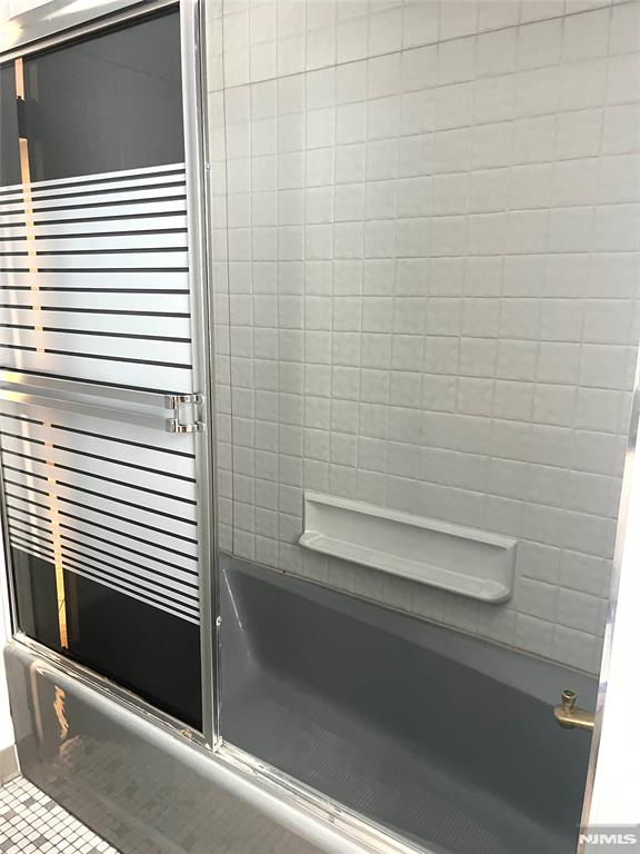 Wood Ridge, New Jersey 07075, United States, 1 Bedroom Bedrooms, ,1 BathroomBathrooms,Residential,Active,88831