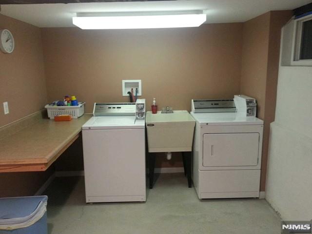 Wood Ridge, New Jersey 07075, United States, 1 Bedroom Bedrooms, ,1 BathroomBathrooms,Residential,Active,88831