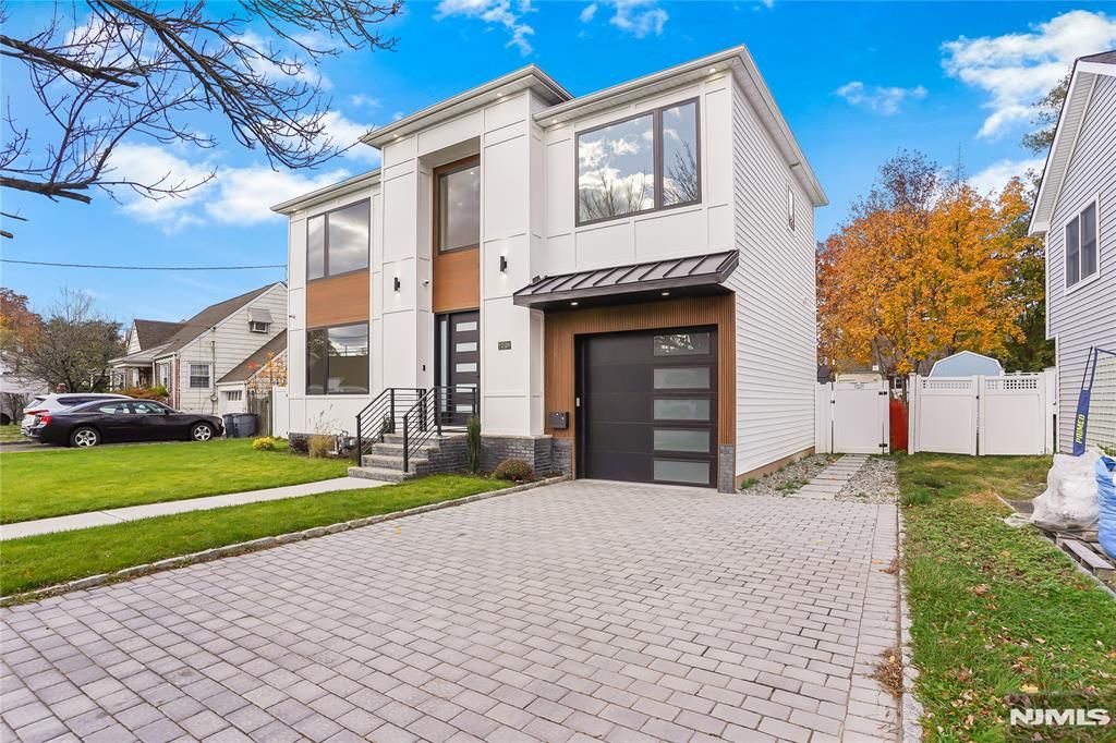 Photo of 1225 Eastern Drive, Fair Lawn, NJ 07410 (MLS # 26000996)