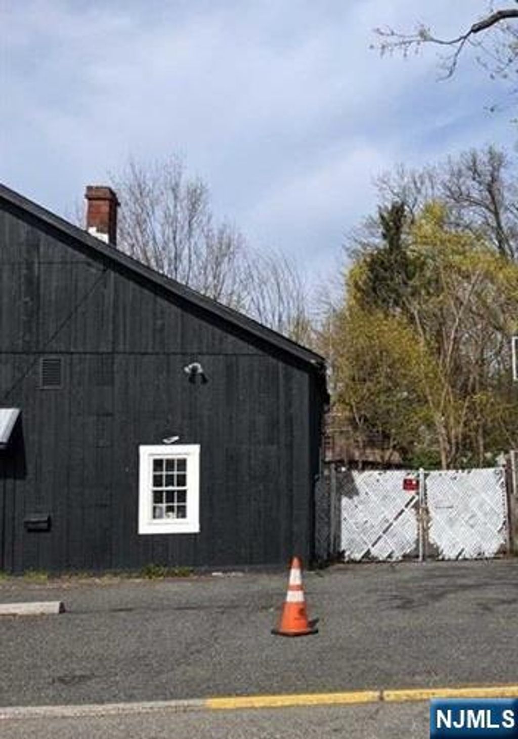 Photo of 44 W Railroad Avenue, Tenafly, NJ 07670 (MLS # 26000811)