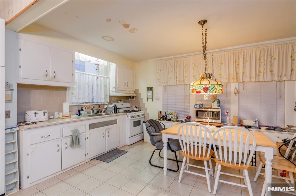 Photo of 245 Preakness Avenue, Paterson, NJ 07502 (MLS # 26009220)