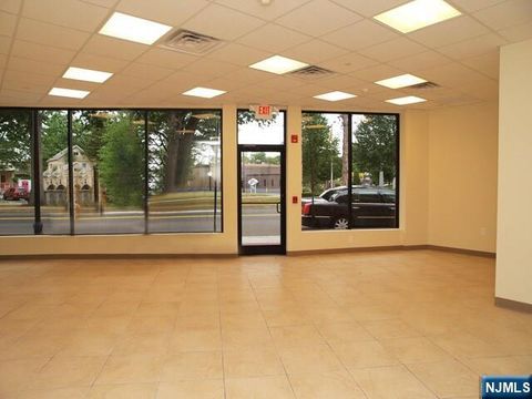 Photo of 683 Main St #683, Hackensack, NJ 07601 (MLS # 26013582)