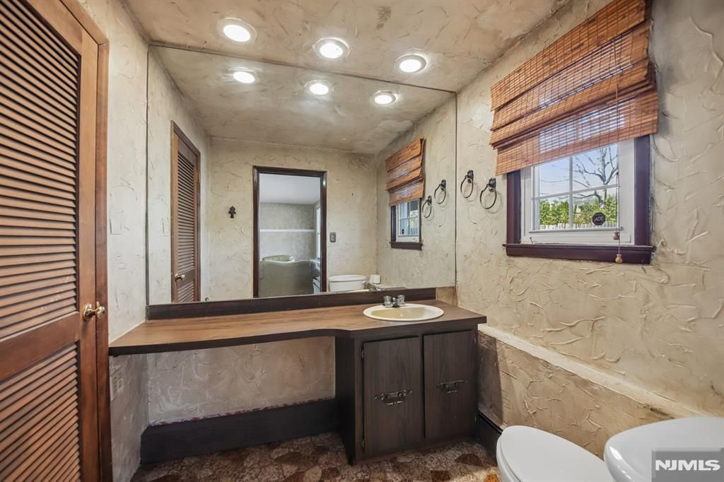 Photo of 12 Ann Street, Verona, NJ 07044 (MLS # 26008192)