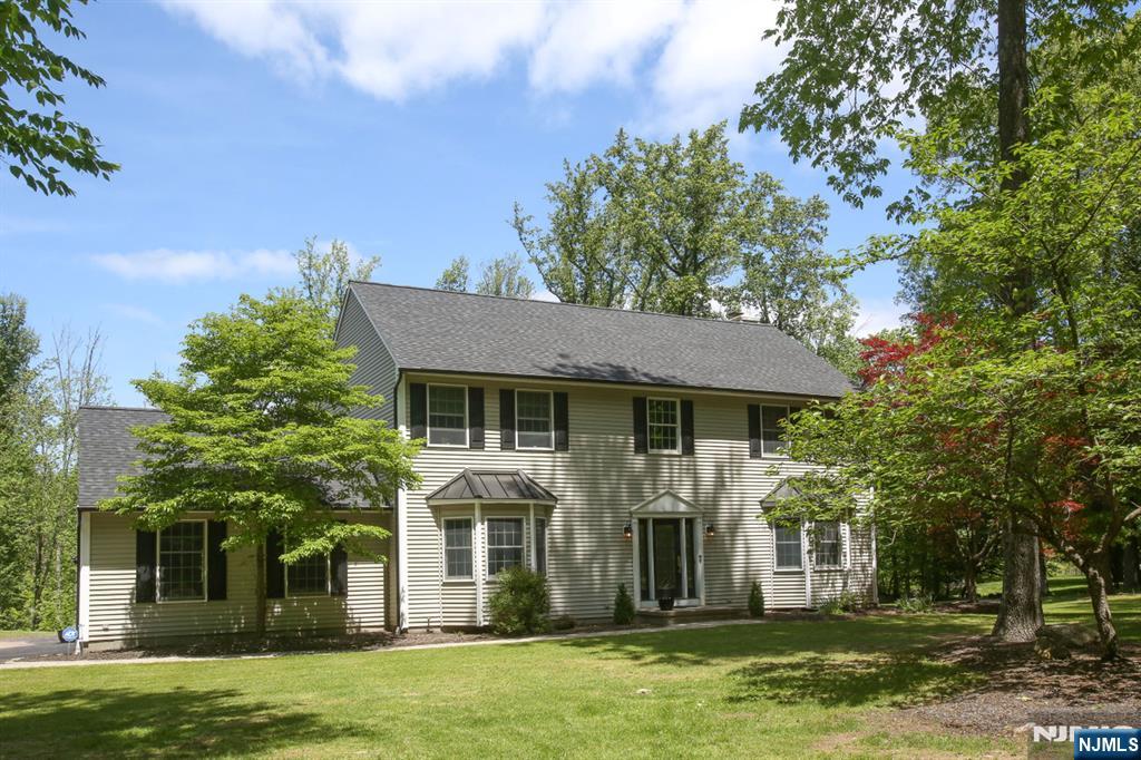 Property for Sale at 253 Old Beach Glen Road, Rockaway Twp, New Jersey - Bedrooms: 4 
Bathrooms: 3 
Rooms: 9  - $950,000
