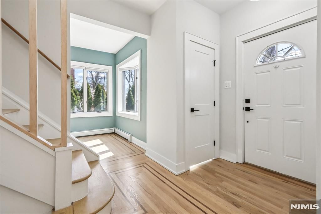 Photo of 59 Virginia Avenue, Fort Lee, NJ 07024 (MLS # 26008851)