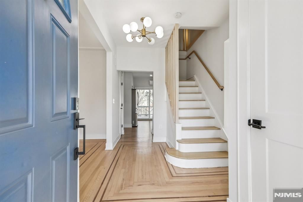 Photo of 59 Virginia Avenue, Fort Lee, NJ 07024 (MLS # 26008851)