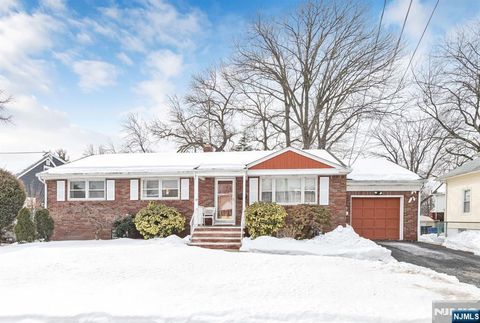 Photo of 27 Madison Avenue, Rochelle Park, NJ 07662 (MLS # 26004562)