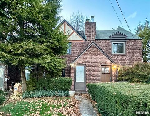 Photo of 355 Valley Blvd, Wood Ridge, NJ 07075 (MLS # 25042715)