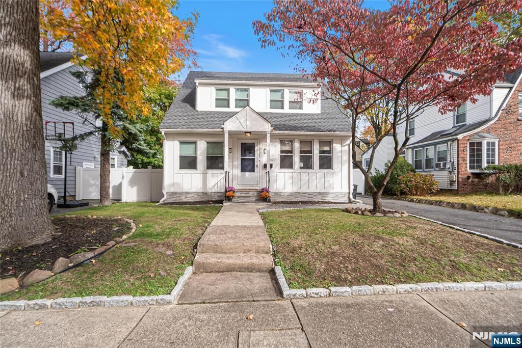 Photo of 543 Sagamore Avenue, Teaneck, NJ 07666 (MLS # 25039397)