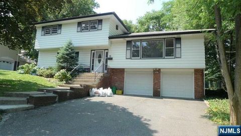 Photo of 48 Rock Rd, Englewood Cliffs, NJ 07632 (MLS # 25041060)