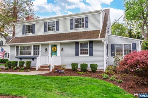 Photo of 161 Cottage Road, Wyckoff, NJ 07481 (MLS # 26014579)