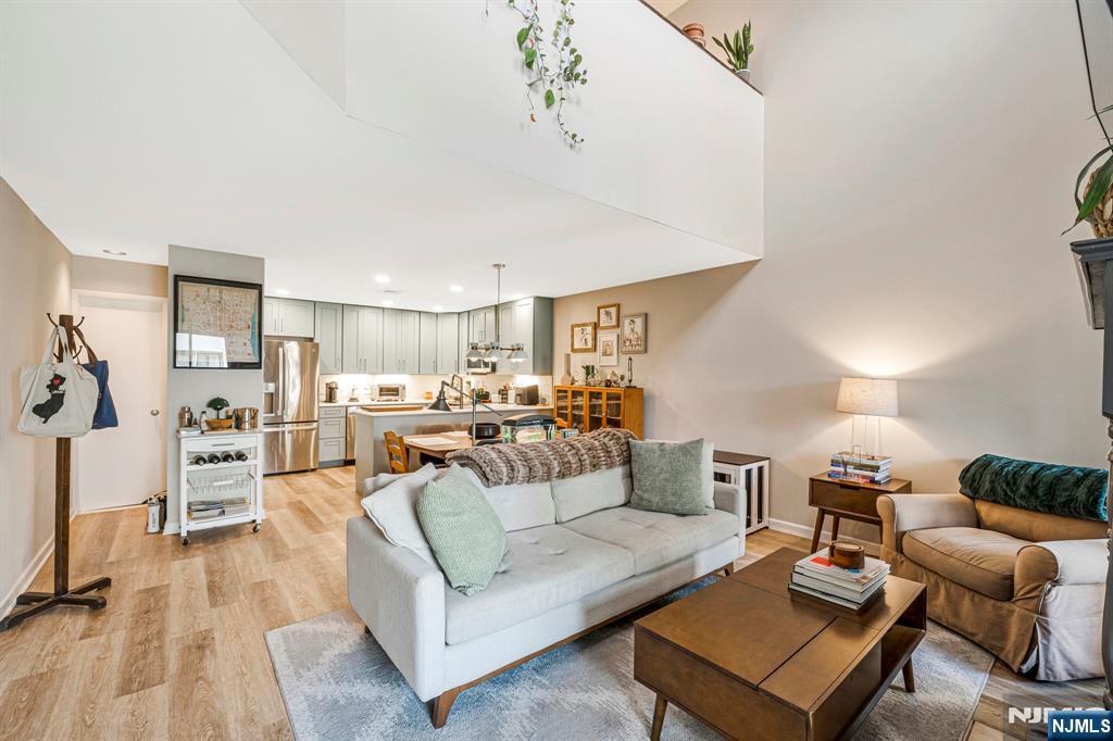 518 River Renaissance B18