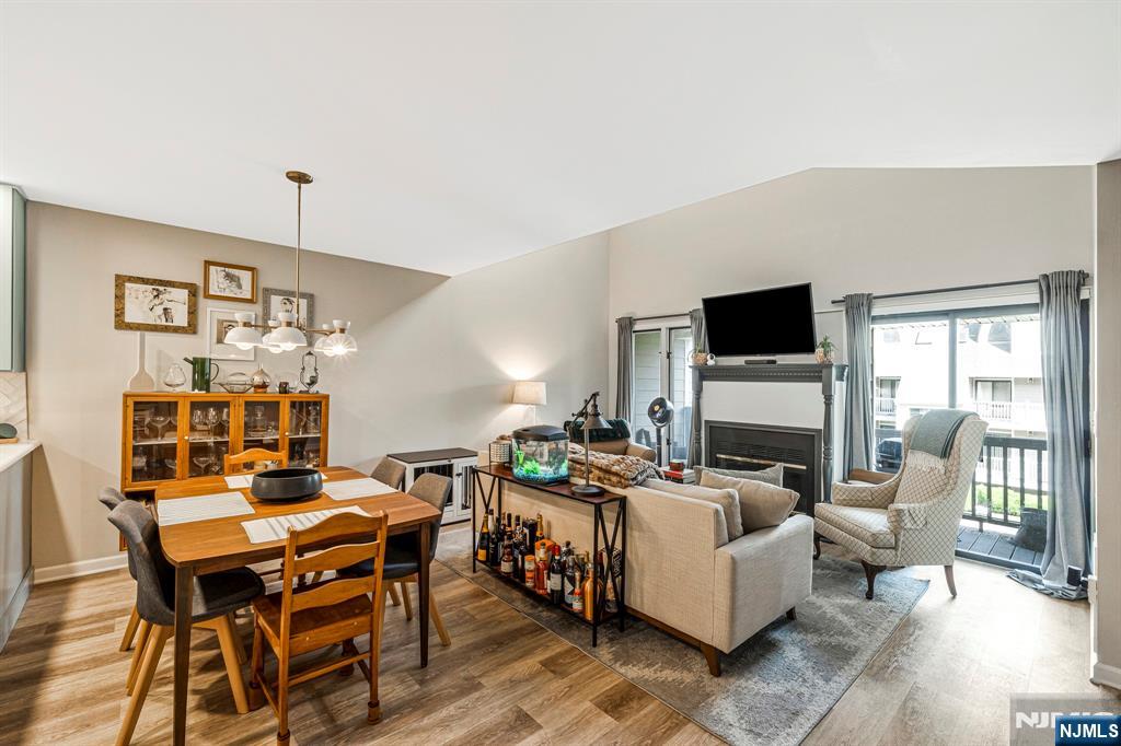 518 River Renaissance B18