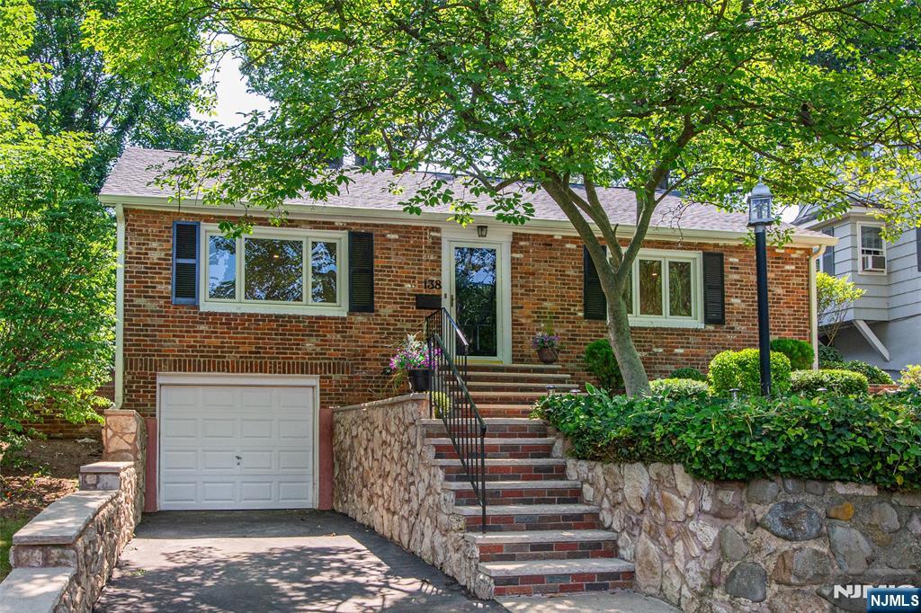 138 Carteret