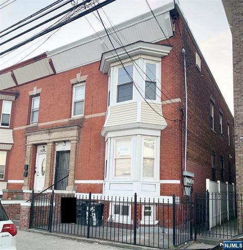 Photo of 165 Sherman Ave #2, Newark, NJ 07114 (MLS # 26010353)