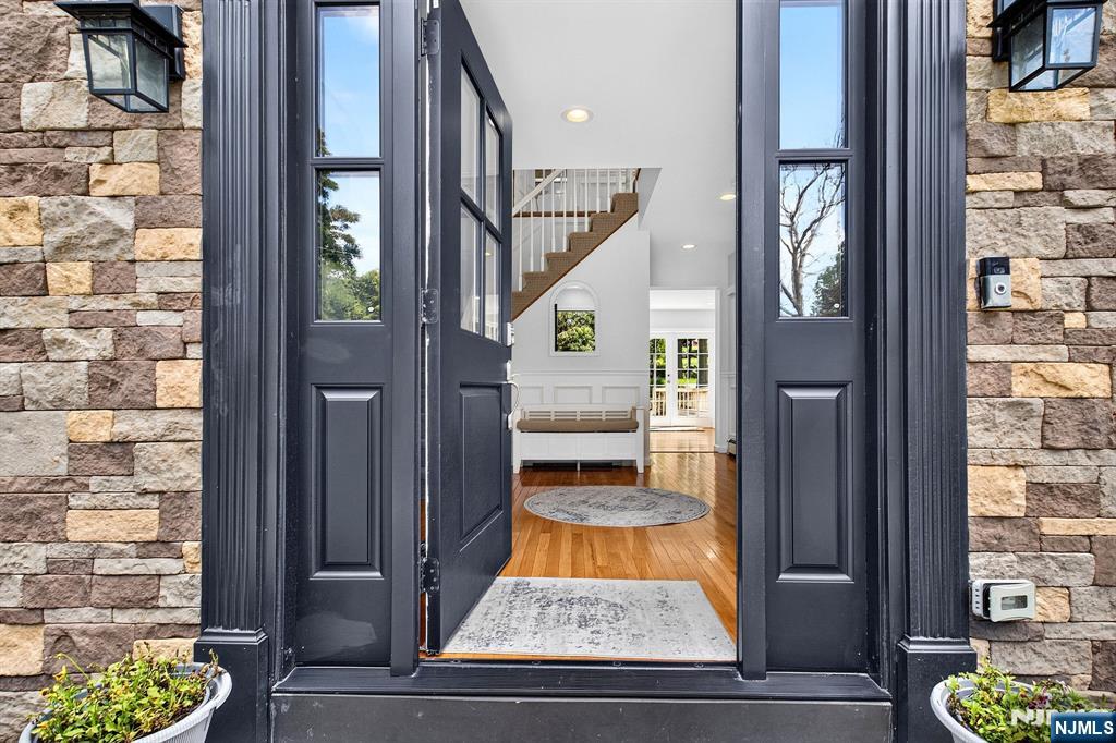 8 Cross Oak Lane
