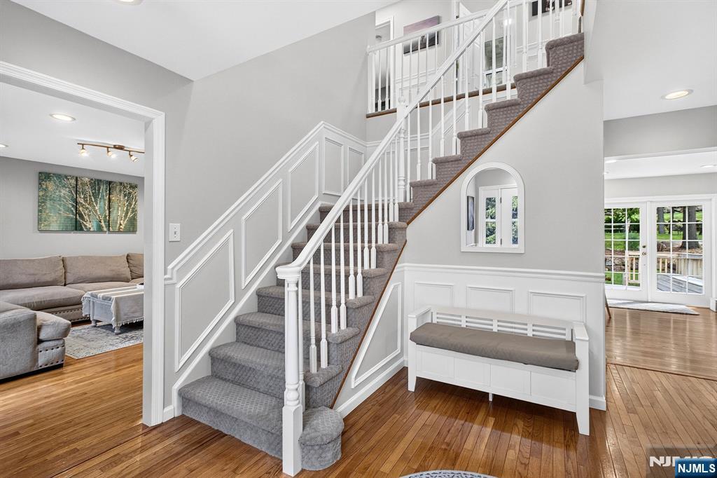 8 Cross Oak Lane