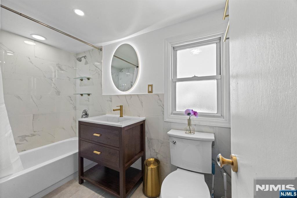 4 Parkside Lane